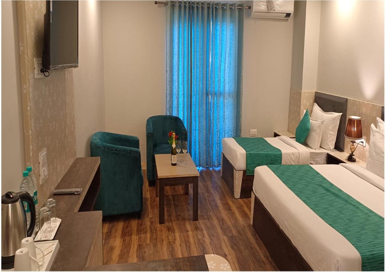 Hotel Square One By D'Polo Dharamshala Extérieur photo