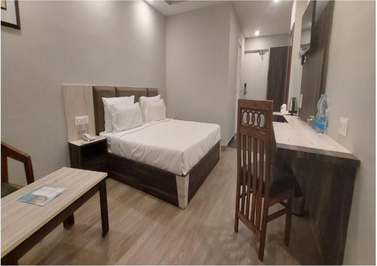 Hotel Square One By D'Polo Dharamshala Extérieur photo