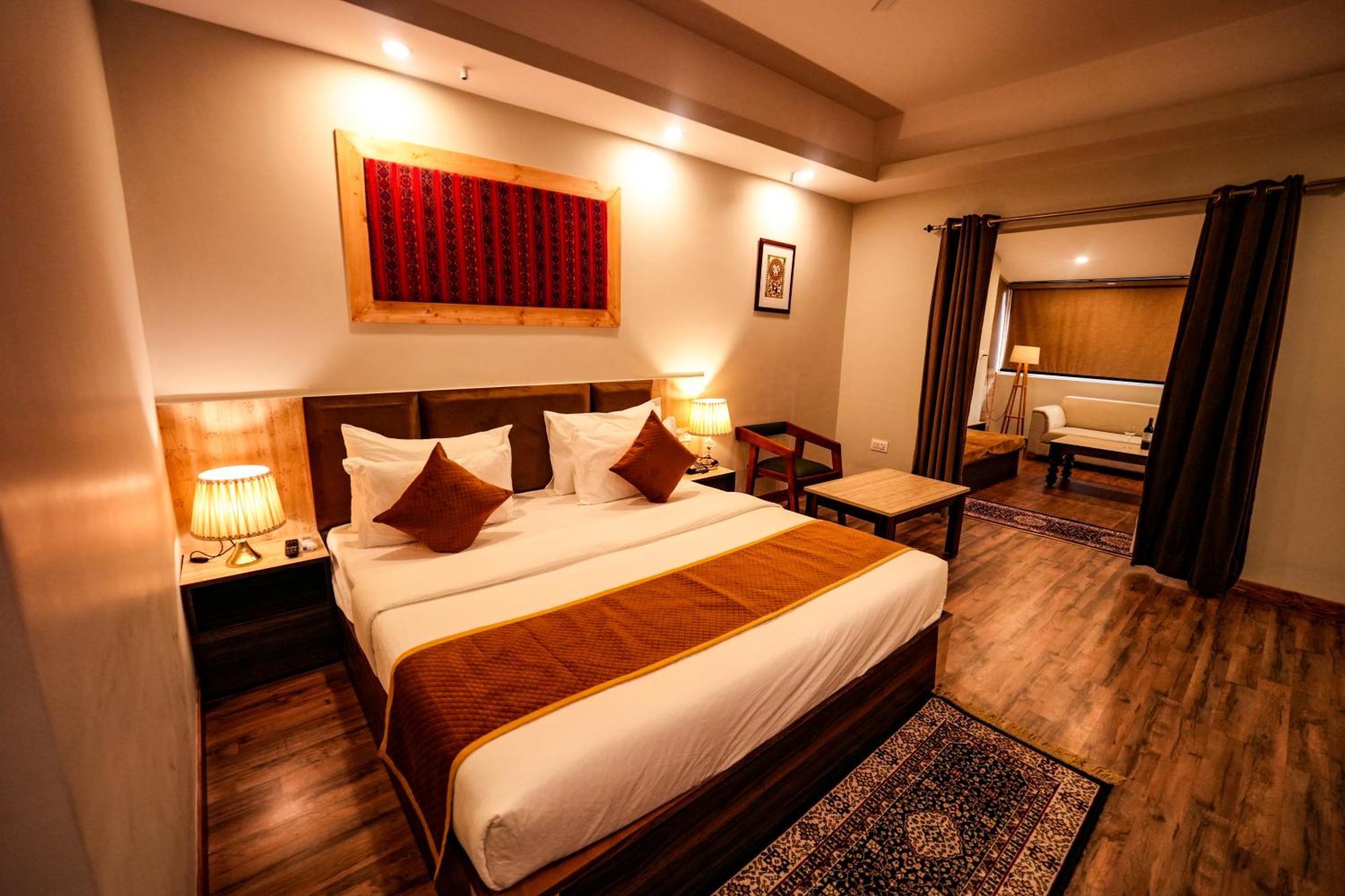 Hotel Square One By D'Polo Dharamshala Extérieur photo